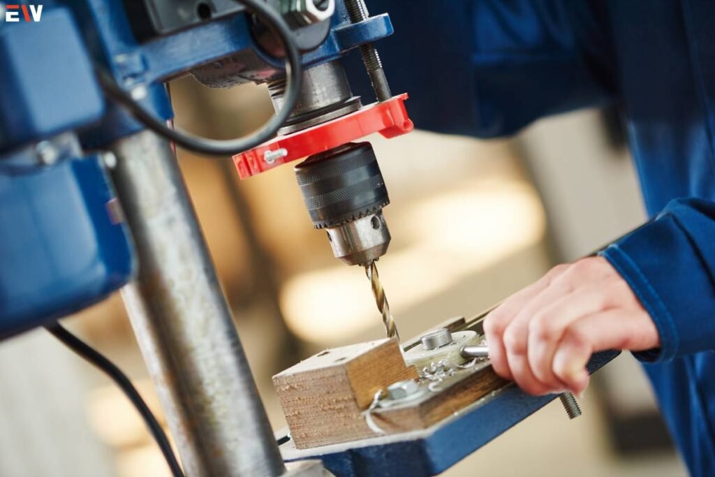 A 4-Chapter Guide to Revolutionize Your Production Process with Just-In-Time Manufacturing