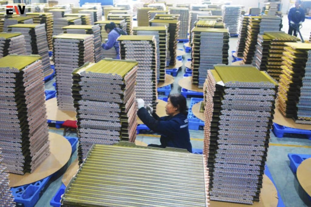China’s Manufacturing Activity Contracts for Fifth Consecutive Month, Pressuring Beijing for Stimulus Measures