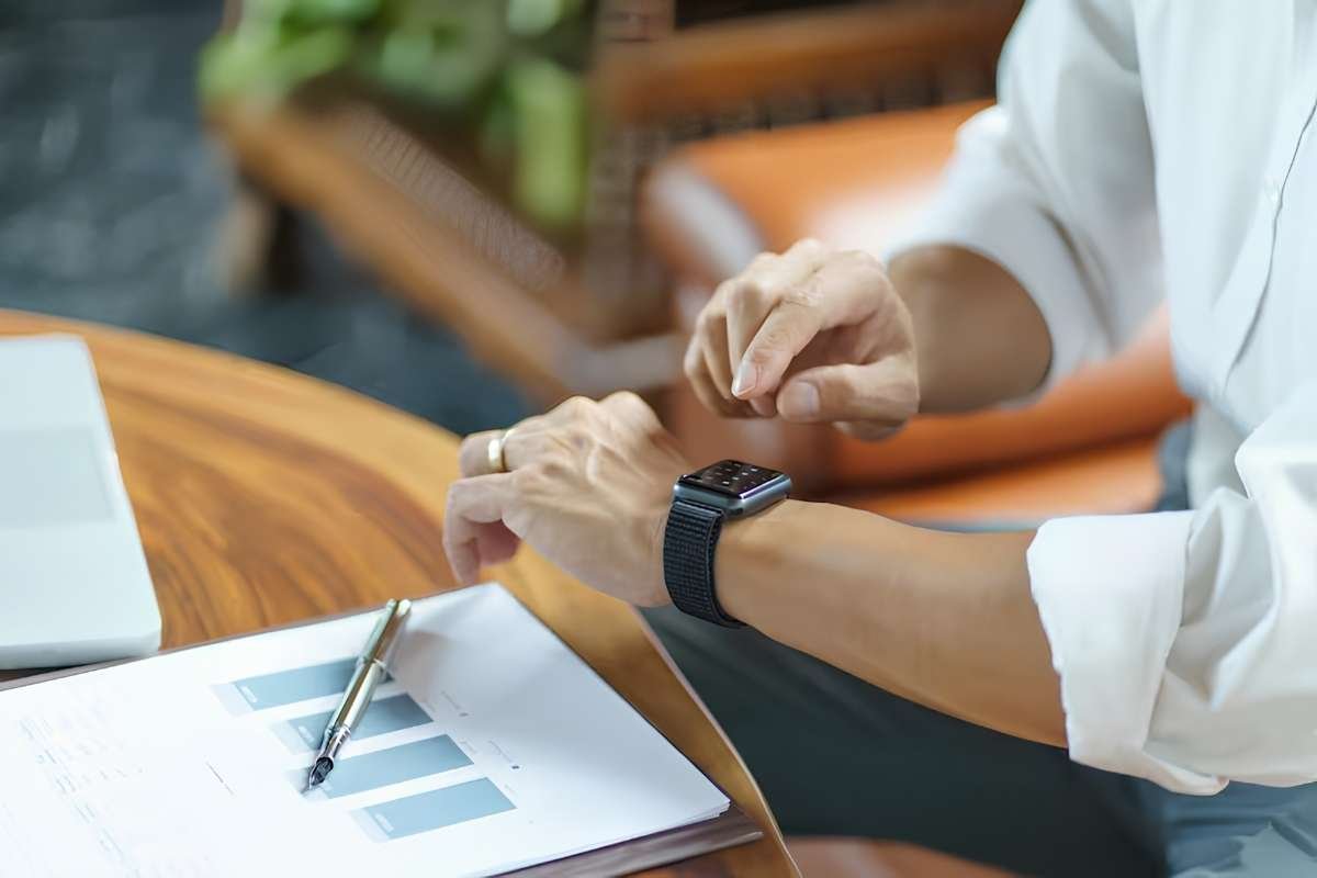 Active Tracker Watches: How to Choose the Right Wearable in 2026 | Enterprise Wired