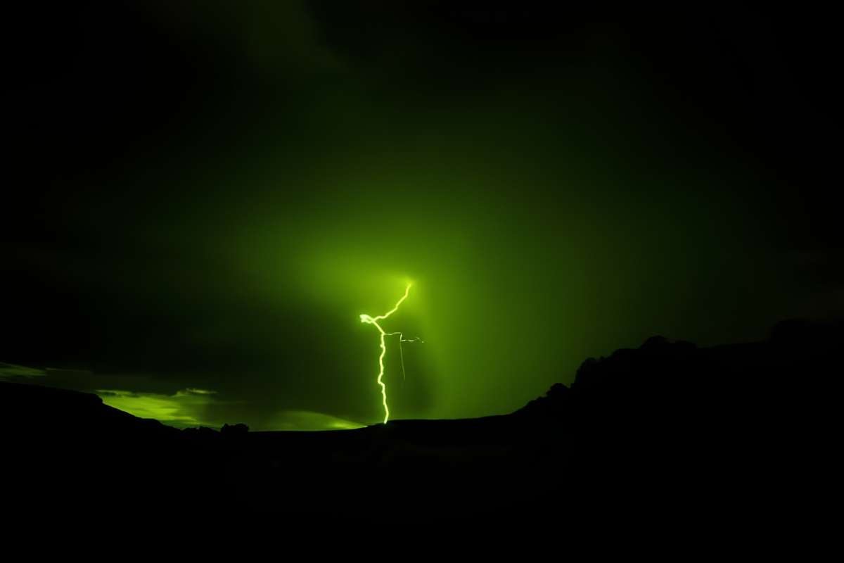 Green Lightning Explained: The Rare Storm Phenomenon Few Understand | Enterprise Wired