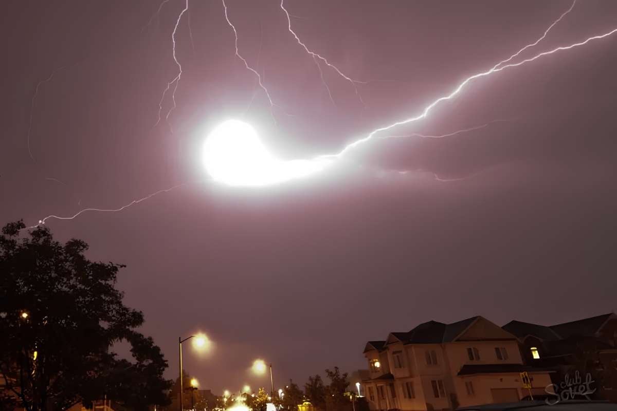 Green Lightning Explained: The Rare Storm Phenomenon Few Understand | Enterprise Wired