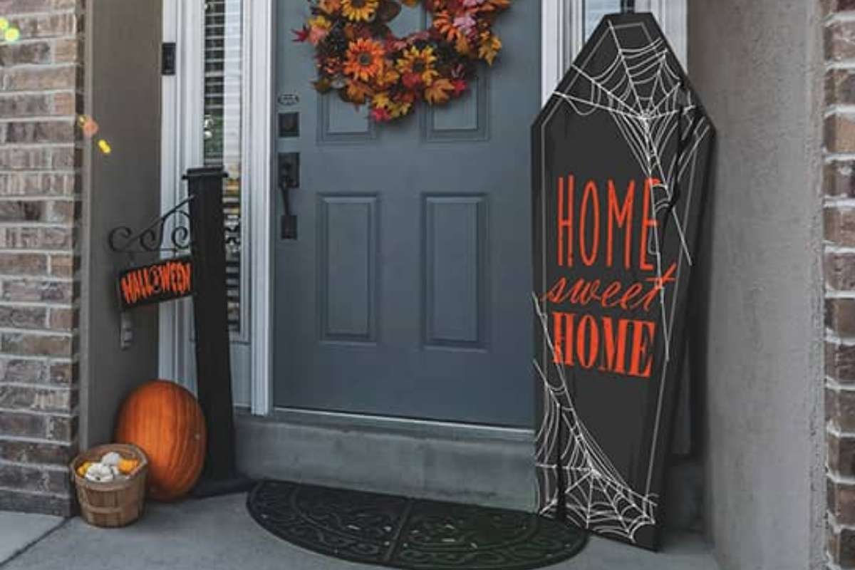 8 Spooky DIY Halloween Haunted House Ideas for 2025 | Enterprise Wired