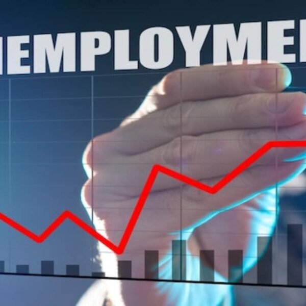 U.S. Unemployment Claims Decline, Yet Continuing Claims Rise Amid Economic Challenges