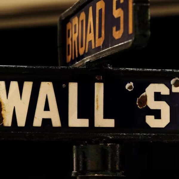 U.S. Stocks Stumble at Year-End: What It Could Mean for 2025