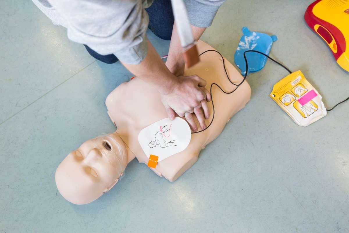 Emergency Medical Technology Course: Everything You Need to Know