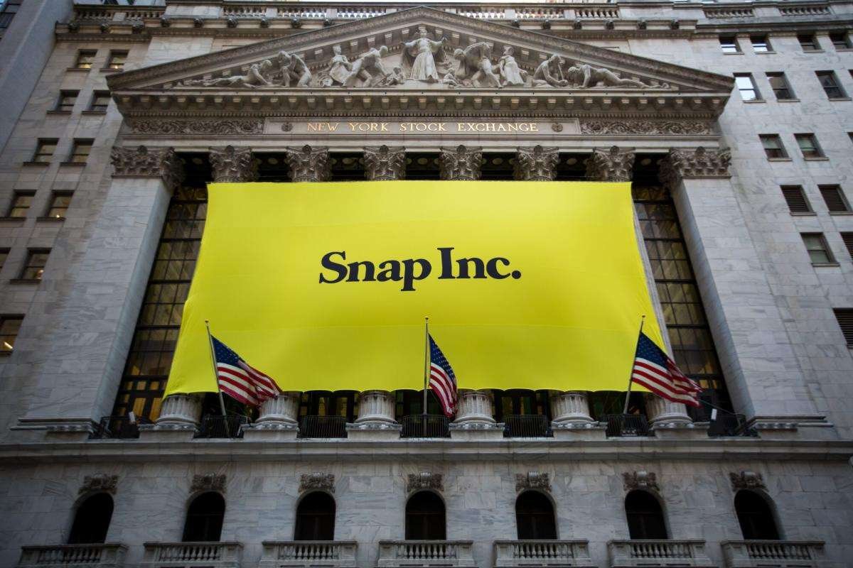 Snap Surpasses Profit Expectations Amid Advertising Strength