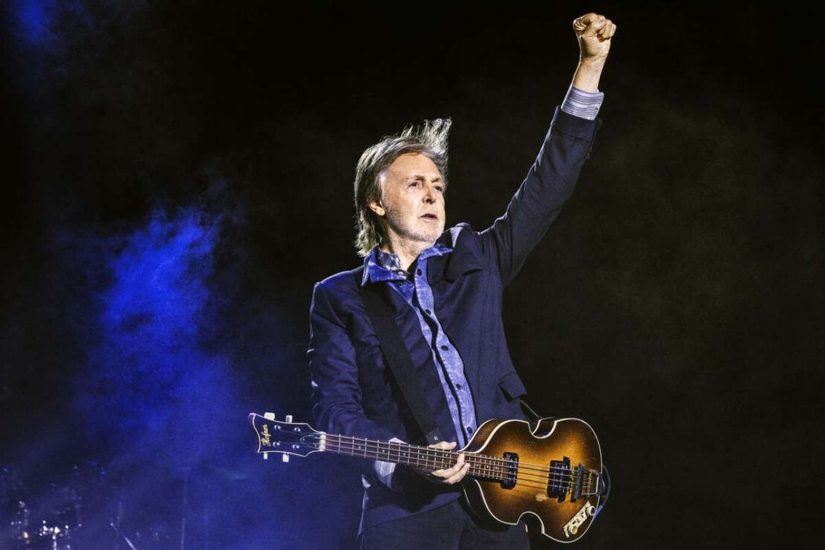 Top 20 Richest Celebrities in the World (2025) | Enterprise Wired