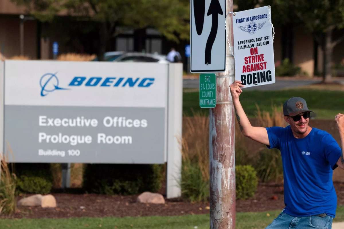 Boeing Employees: Bold Hiring Move Amid Prolonged Strike | Enterprise Wired