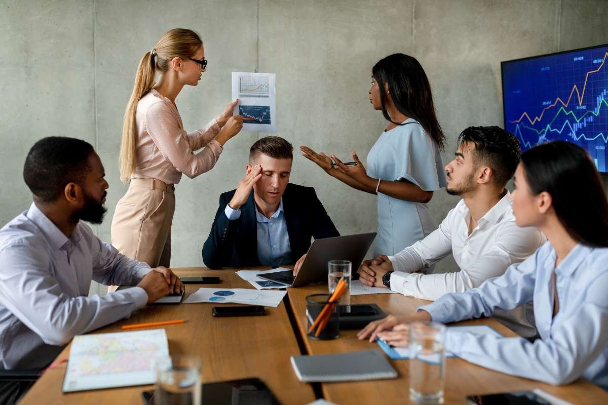 How to Master Conflict Resolution in the Workplace and De-escalate Tensions? | Enterprise Wired