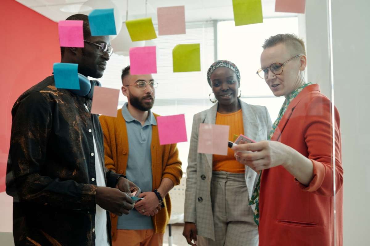 Laissez-Faire Leadership Sparks Natural Team Brilliance | Enterprise Wired