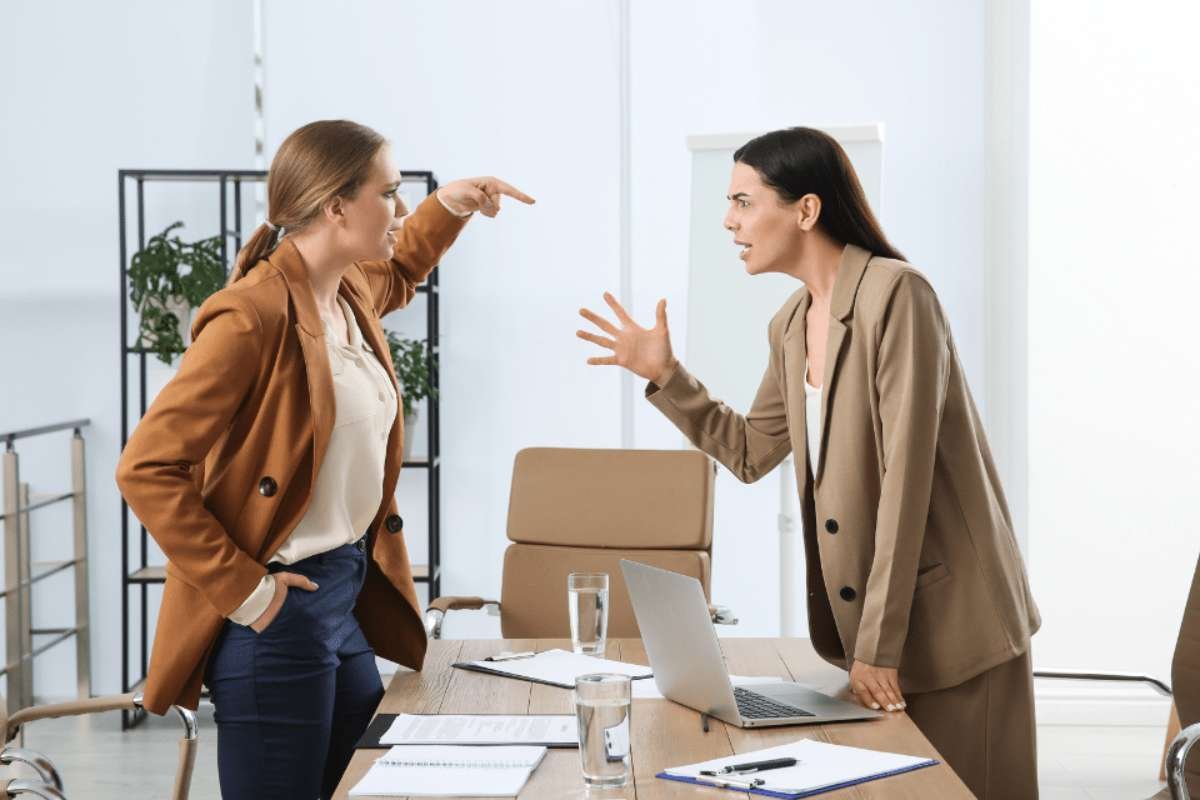 How to Master Conflict Resolution in the Workplace and De-escalate Tensions? | Enterprise Wired