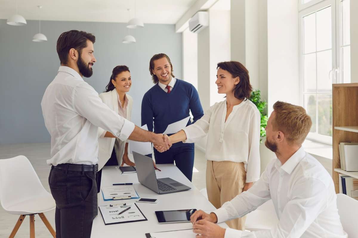 Laissez-Faire Leadership Sparks Natural Team Brilliance | Enterprise Wired