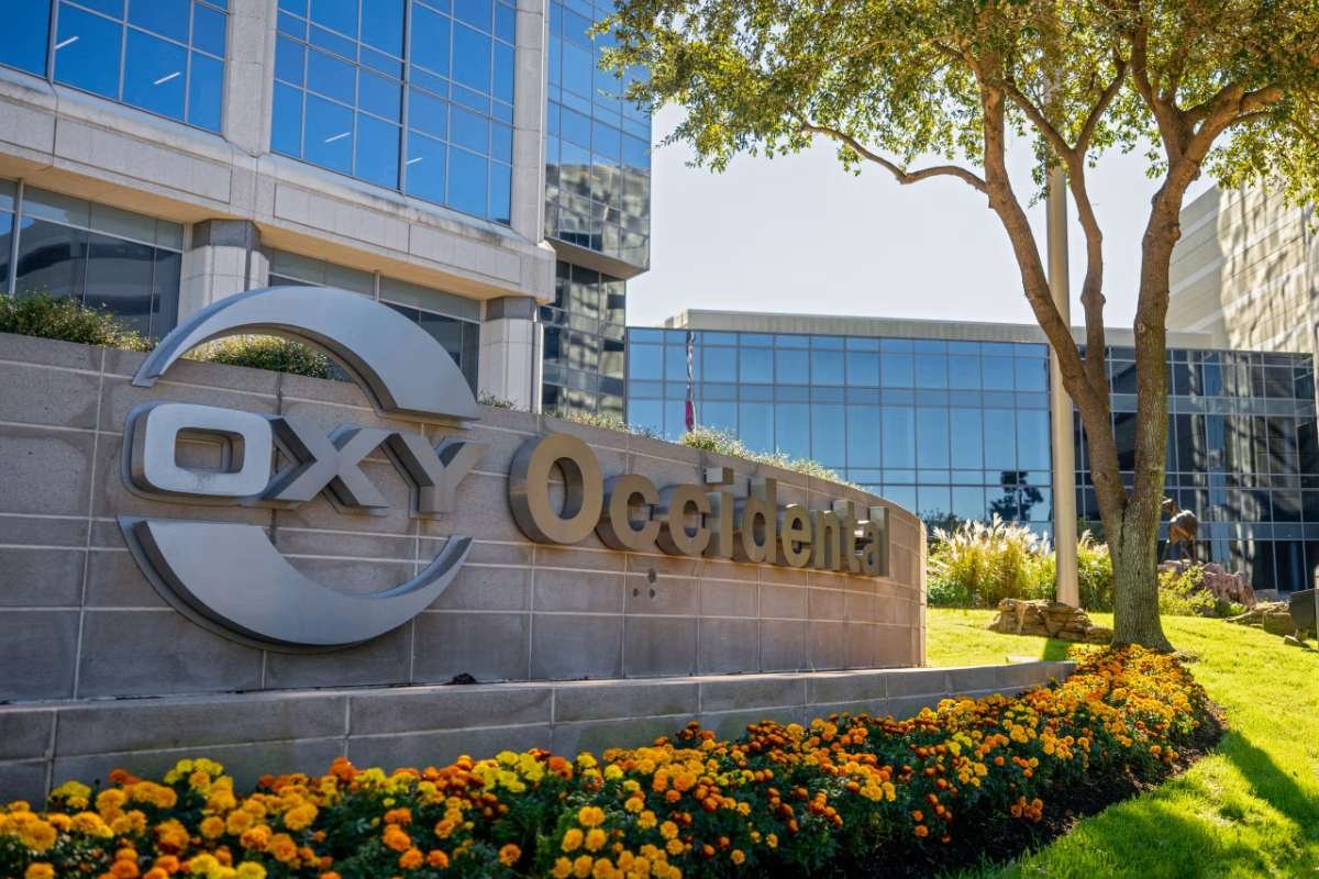 Berkshire Hathaway Strikes Bold $10B OxyChem Deal | Enterprise Wired