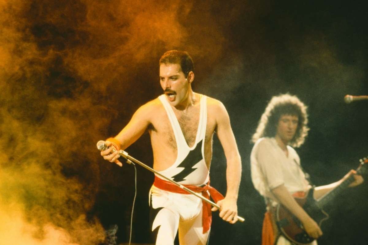 Top 20 Best Singers Of All Time Who Changed Music Forever | Enterprise Wired