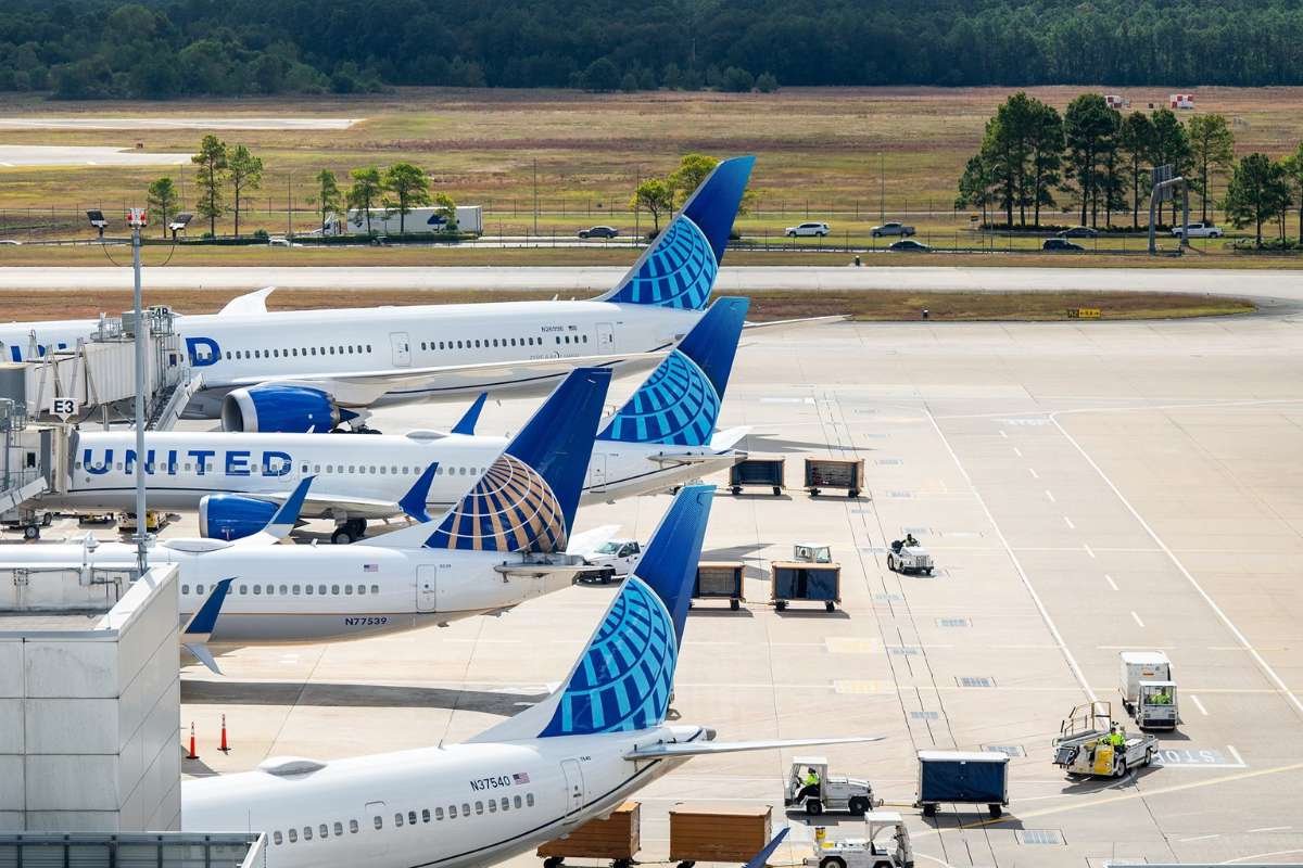 FAA Flight Reduction Disrupts Travel at U.S. Airports | Enterprise Wired