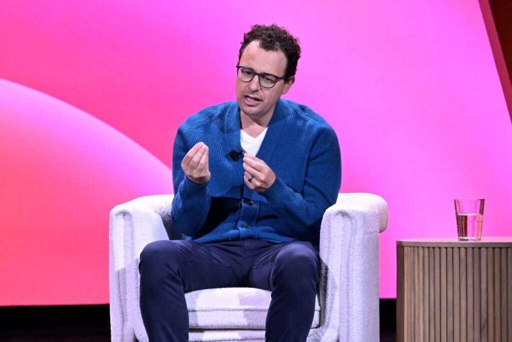 Anthropic CEO Cautions AI Industry on Risky Spending Amid Growth Surge