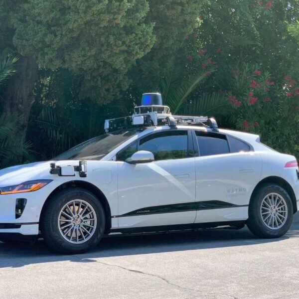 Waymo Restarts Autonomous Ride Hailing After San Francisco Power Outage Disruption