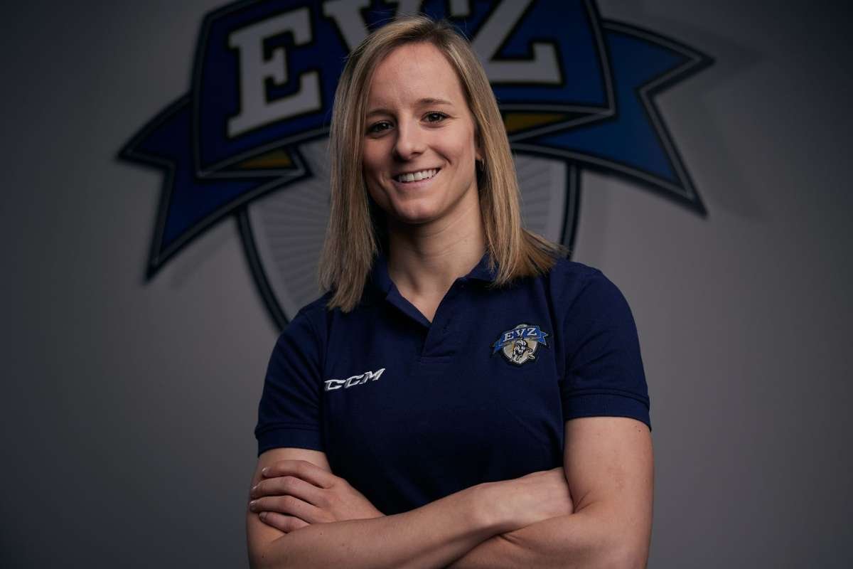 25 Beautiful Female Hockey Players Who Are Dominating the Ice Worldwide | Enterprise Wired