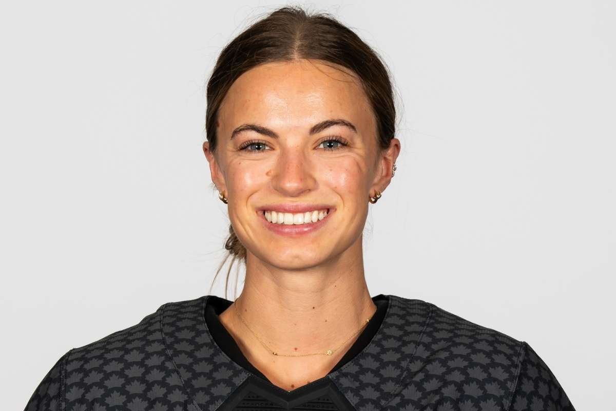 25 Beautiful Female Hockey Players Who Are Dominating the Ice Worldwide | Enterprise Wired