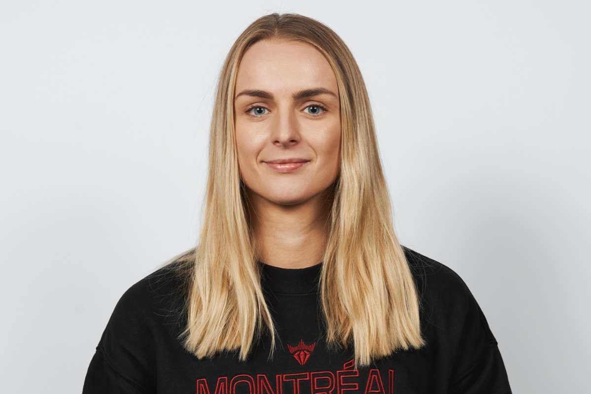 25 Beautiful Female Hockey Players Who Are Dominating the Ice Worldwide | Enterprise Wired