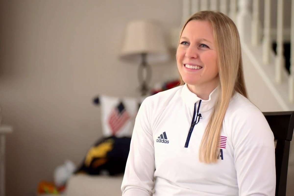 25 Beautiful Female Hockey Players Who Are Dominating the Ice Worldwide | Enterprise Wired