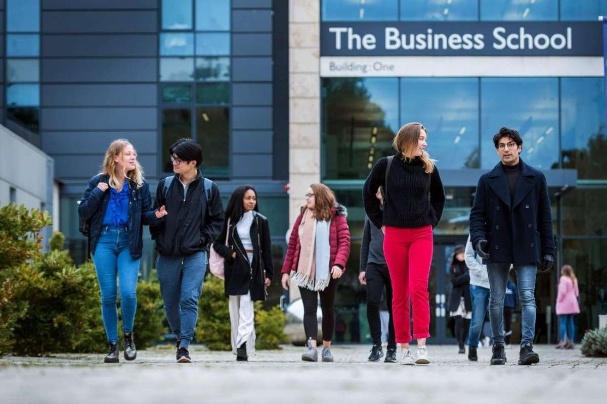 Business Schools in the US: Career Growth Guide | Enterprise Wired